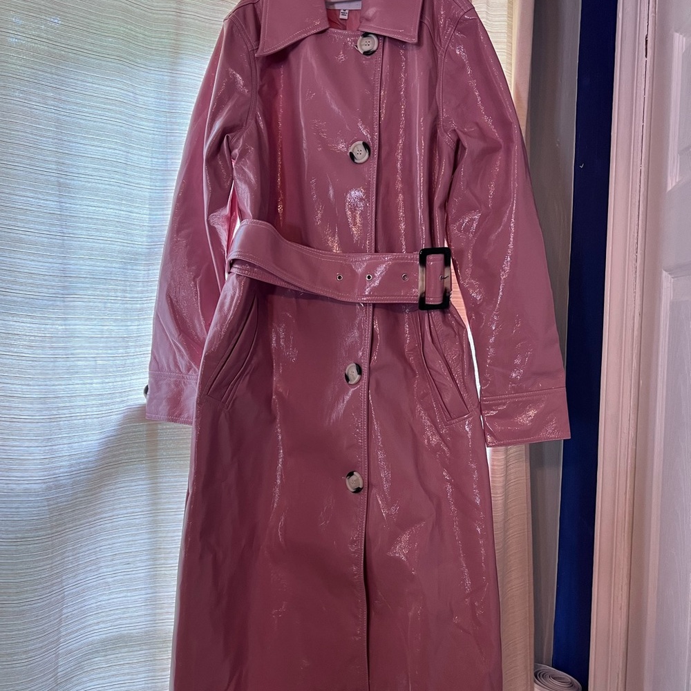 Fashion Nova: Patent Leather Coat in Rose color. Completely lined inside. Size M